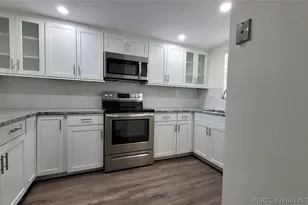 3100 W Rolling Hills Cir, Davie, FL 33328 - Photo 4