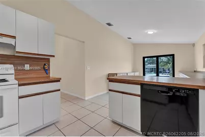 1406 NW 8th Street, Dania Beach, FL 33004 - Photo 12