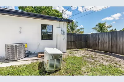 118 Newton Road, West Park, FL 33023 - Photo 36