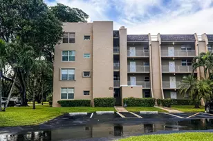 9460 Tangerine Pl, Davie, FL 33324 - Photo 2