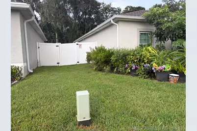 5250 Oakland Lake Circle, Fort Pierce, FL 34951 - Photo 4