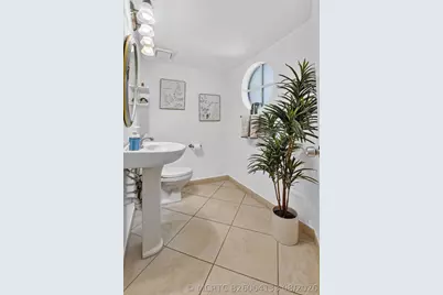 327 NW 36th Avenue, Deerfield Beach, FL 33442 - Photo 12