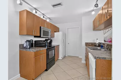 327 NW 36th Avenue, Deerfield Beach, FL 33442 - Photo 16