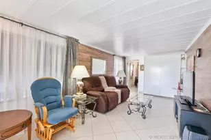 8670 SW 18th Pl, Davie, FL 33324 - Photo 6
