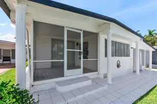 8670 SW 18th Pl, Davie, FL 33324 - Photo 14