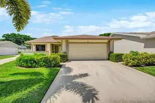 8 Eaton Pl, Boynton Beach, FL 33426 - Photo 1