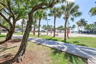 1750 N Bayshore Dr, Miami, FL 33132 - Photo 40