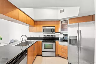 1750 N Bayshore Dr, Miami, FL 33132 - Photo 16