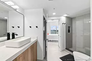 1750 N Bayshore Dr, Miami, FL 33132 - Photo 22