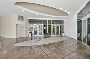 1750 N Bayshore Dr, Miami, FL 33132 - Photo 36