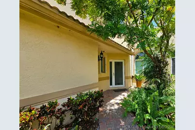 8149 Madison Lakes Circle S, Davie, FL 33328 - Photo 4