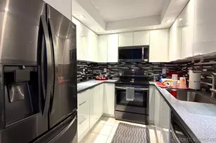 20335 W Country Club Dr, Aventura, FL 33180 - Photo 14