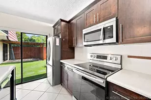 9139 SW 23rd St, Davie, FL 33324 - Photo 12