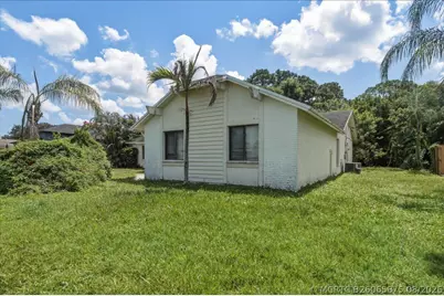 1646 SE Holiday Road, Port Saint Lucie, FL 34952 - Photo 4