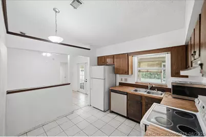 1646 SE Holiday Road, Port Saint Lucie, FL 34952 - Photo 16