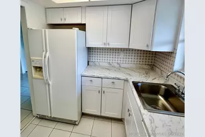 2895 Crosley Drive W #C, West Palm Beach, FL 33415 - Photo 2