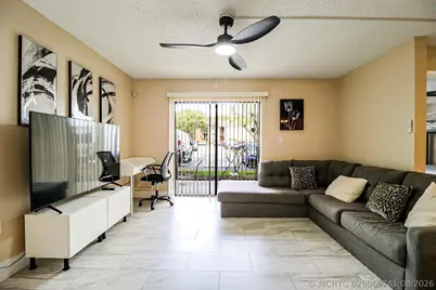 450 Palm Circle W #106, Pembroke Pines, FL 33025 - Photo 12