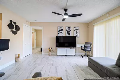 450 Palm Circle W #106, Pembroke Pines, FL 33025 - Photo 32