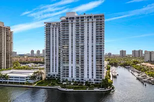 19707 Turnberry Way, Aventura, FL 33180 - Photo 22