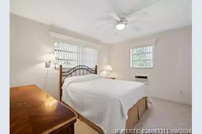1050 SE 14th Place #15B, Fort Lauderdale, FL 33316 - Photo 10