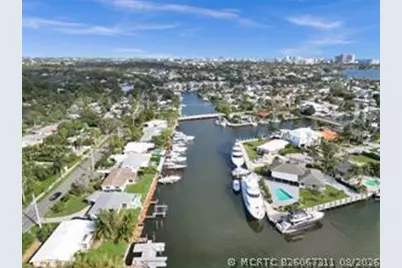 1050 SE 14th Place #15B, Fort Lauderdale, FL 33316 - Photo 18