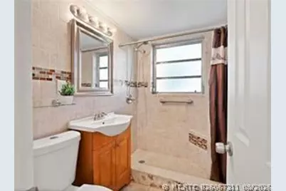 1050 SE 14th Place #15B, Fort Lauderdale, FL 33316 - Photo 12