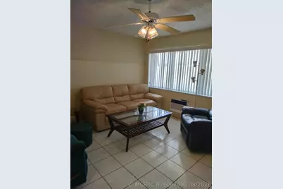 815 SW 10th Terrace #17V, Hallandale Beach, FL 33009 - Photo 4