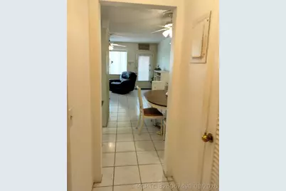 815 SW 10th Terrace #17V, Hallandale Beach, FL 33009 - Photo 10