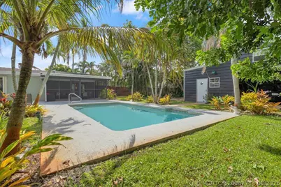 2488 NW South Manor Avenue, Stuart, FL 34994 - Photo 2