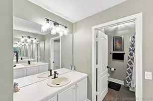 1686 SW Harbour Isles Cir, Port Saint Lucie, FL 34986 - Photo 26