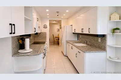 210 174th Street #1901, Sunny Isles Beach, FL 33160 - Photo 2