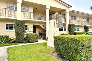 2204 NE 36th St, Lighthouse Point, FL 33064 - Photo 1