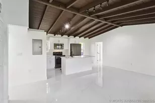 1530 NW 18th Ct, Fort Lauderdale, FL 33311 - Photo 8