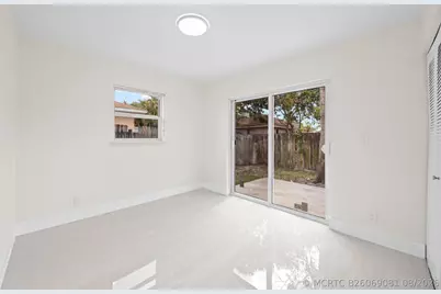 5664 Boynton, Boynton Beach, FL 33437 - Photo 14