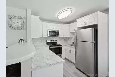 226 E Gateway Boulevard, Boynton Beach, FL 33435 - Photo 12
