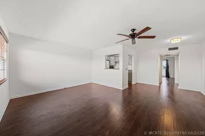413 Southampton A, West Palm Beach, FL 33417 - Photo 2