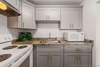 413 Southampton A, West Palm Beach, FL 33417 - Photo 10
