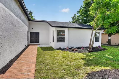 386 NW 40th Terrace, Deerfield Beach, FL 33442 - Photo 4