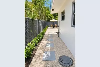245 NW 32nd Street, Oakland Park, FL 33309 - Photo 8