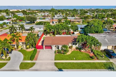 331 SE 4th Street, Deerfield Beach, FL 33441 - Photo 2