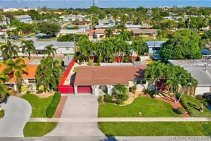 331 SE 4th St, Deerfield Beach, FL 33441 - Photo 2