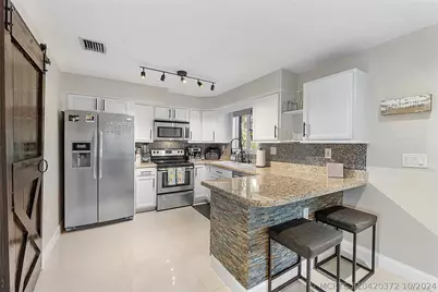 1541 NE 34th Street, Pompano Beach, FL 33064 - Photo 10