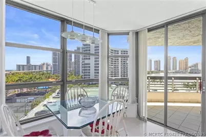 3530 Mystic Pointe Drive #910, Aventura, FL 33180 - Photo 10