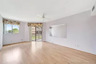 7200 Radice Ct, Lauderhill, FL 33319 - Photo 32