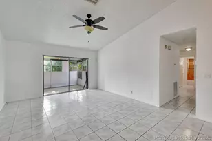 5105 Arbor Glen Cir, Lake Worth, FL 33463 - Photo 10