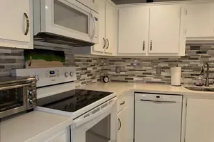 545 Oaks Ln, Pompano Beach, FL 33069 - Photo 30