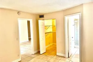 4425 Treehouse Ln, Tamarac, FL 33319 - Photo 6