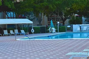 1055 Country Club Dr, Margate, FL 33063 - Photo 38