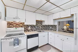 31 Abbey Ln, Delray Beach, FL 33446 - Photo 16