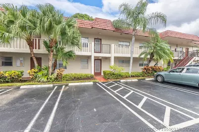 31 Abbey Lane #106, Delray Beach, FL 33446 - Photo 2